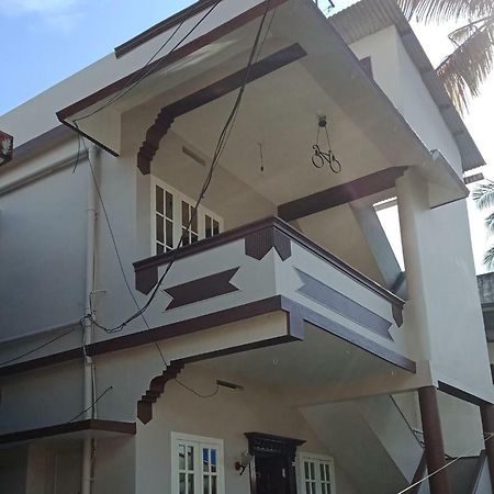Frangipani Holiday Home Fort Kochi Extérieur photo