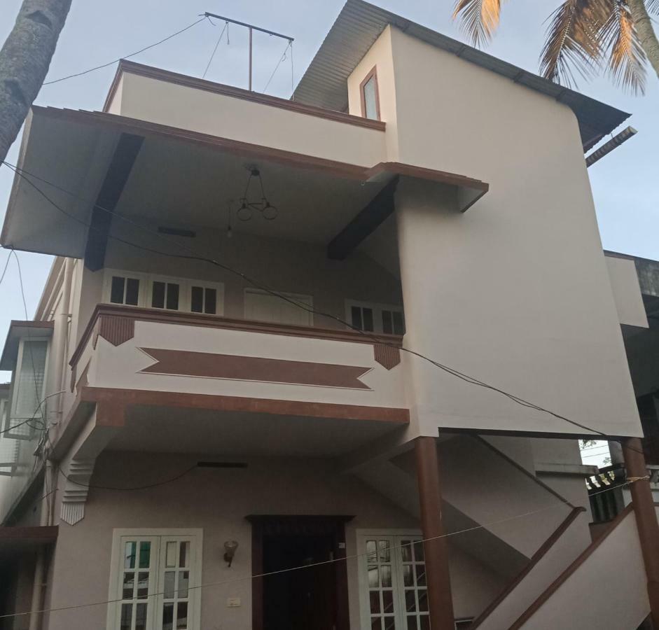 Frangipani Holiday Home Fort Kochi Extérieur photo